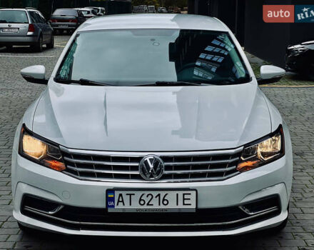Білий Фольксваген Пассат, об'ємом двигуна 1.8 л та пробігом 214 тис. км за 11700 $, фото 1 на Automoto.ua