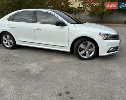 Белый Фольксваген Пассат, объемом двигателя 1.8 л и пробегом 174 тыс. км за 17300 $, фото 3 на Automoto.ua