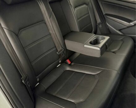 Белый Фольксваген Пассат, объемом двигателя 1.8 л и пробегом 165 тыс. км за 12199 $, фото 11 на Automoto.ua