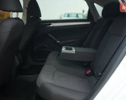 Білий Фольксваген Пассат, об'ємом двигуна 1.8 л та пробігом 204 тис. км за 12000 $, фото 21 на Automoto.ua