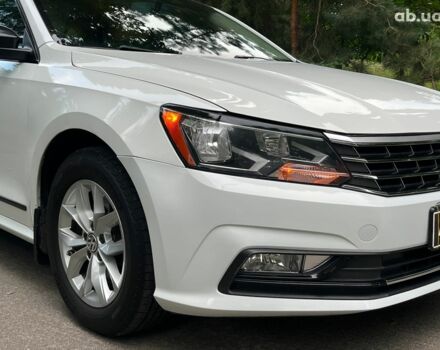 Білий Фольксваген Пассат, об'ємом двигуна 1.8 л та пробігом 162 тис. км за 12940 $, фото 4 на Automoto.ua