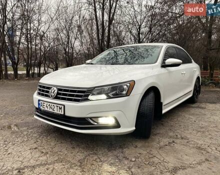 Белый Фольксваген Пассат, объемом двигателя 1.8 л и пробегом 175 тыс. км за 13600 $, фото 9 на Automoto.ua