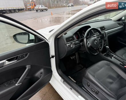 Белый Фольксваген Пассат, объемом двигателя 1.8 л и пробегом 147 тыс. км за 12399 $, фото 17 на Automoto.ua