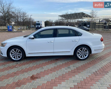 Белый Фольксваген Пассат, объемом двигателя 1.8 л и пробегом 171 тыс. км за 15100 $, фото 7 на Automoto.ua