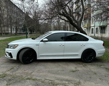 Белый Фольксваген Пассат, объемом двигателя 1.8 л и пробегом 139 тыс. км за 13500 $, фото 1 на Automoto.ua