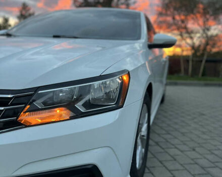 Белый Фольксваген Пассат, объемом двигателя 1.8 л и пробегом 137 тыс. км за 11900 $, фото 1 на Automoto.ua