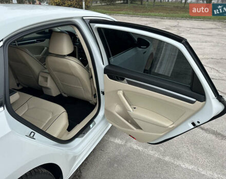 Белый Фольксваген Пассат, объемом двигателя 1.8 л и пробегом 193 тыс. км за 11500 $, фото 22 на Automoto.ua