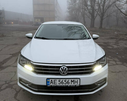 Белый Фольксваген Пассат, объемом двигателя 1.8 л и пробегом 175 тыс. км за 11000 $, фото 2 на Automoto.ua
