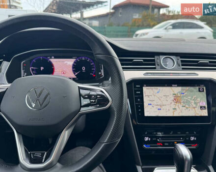 Белый Фольксваген Пассат, объемом двигателя 1.97 л и пробегом 193 тыс. км за 15999 $, фото 4 на Automoto.ua