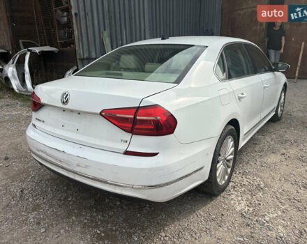 Белый Фольксваген Пассат, объемом двигателя 0 л и пробегом 247 тыс. км за 8300 $, фото 4 на Automoto.ua