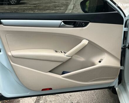 Білий Фольксваген Пассат, об'ємом двигуна 1.8 л та пробігом 162 тис. км за 12940 $, фото 15 на Automoto.ua