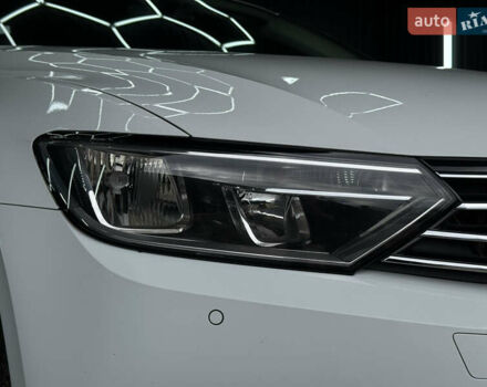 Белый Фольксваген Пассат, объемом двигателя 2 л и пробегом 230 тыс. км за 14900 $, фото 12 на Automoto.ua