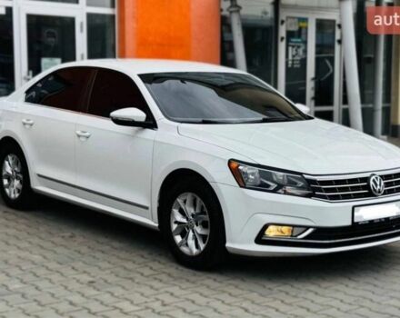 Белый Фольксваген Пассат, объемом двигателя 1.8 л и пробегом 224 тыс. км за 10000 $, фото 2 на Automoto.ua