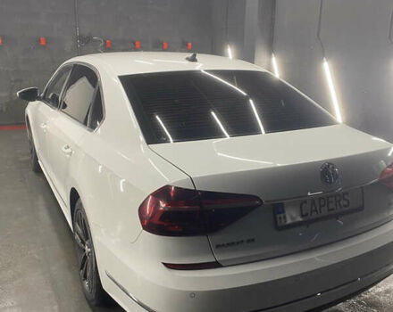 Белый Фольксваген Пассат, объемом двигателя 1.8 л и пробегом 207 тыс. км за 12500 $, фото 3 на Automoto.ua