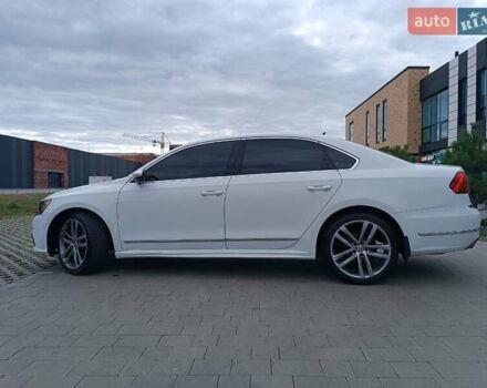 Белый Фольксваген Пассат, объемом двигателя 1.8 л и пробегом 161 тыс. км за 13499 $, фото 7 на Automoto.ua