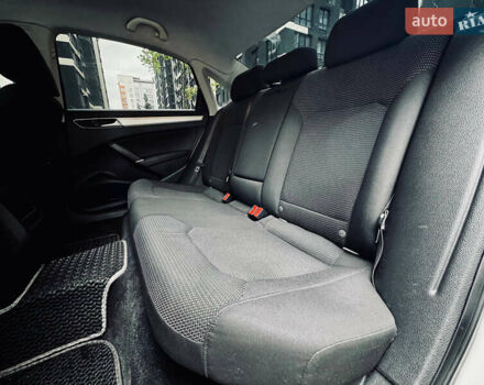 Білий Фольксваген Пассат, об'ємом двигуна 1.8 л та пробігом 214 тис. км за 11700 $, фото 25 на Automoto.ua