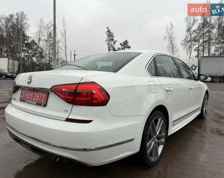 Белый Фольксваген Пассат, объемом двигателя 1.8 л и пробегом 147 тыс. км за 12399 $, фото 4 на Automoto.ua