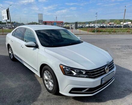 Белый Фольксваген Пассат, объемом двигателя 1.8 л и пробегом 136 тыс. км за 12000 $, фото 3 на Automoto.ua