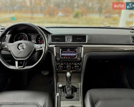 Белый Фольксваген Пассат, объемом двигателя 1.8 л и пробегом 165 тыс. км за 12299 $, фото 23 на Automoto.ua