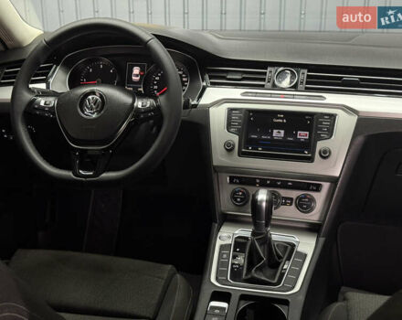 Белый Фольксваген Пассат, объемом двигателя 2 л и пробегом 230 тыс. км за 14900 $, фото 27 на Automoto.ua