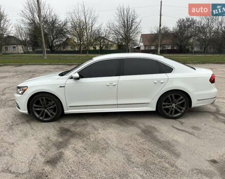 Белый Фольксваген Пассат, объемом двигателя 1.8 л и пробегом 193 тыс. км за 11500 $, фото 16 на Automoto.ua