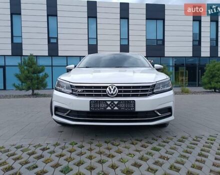 Белый Фольксваген Пассат, объемом двигателя 1.8 л и пробегом 161 тыс. км за 13499 $, фото 3 на Automoto.ua