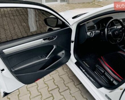 Белый Фольксваген Пассат, объемом двигателя 1.8 л и пробегом 224 тыс. км за 10000 $, фото 4 на Automoto.ua