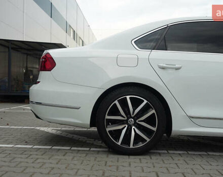 Білий Фольксваген Пассат, об'ємом двигуна 1.8 л та пробігом 204 тис. км за 12000 $, фото 27 на Automoto.ua