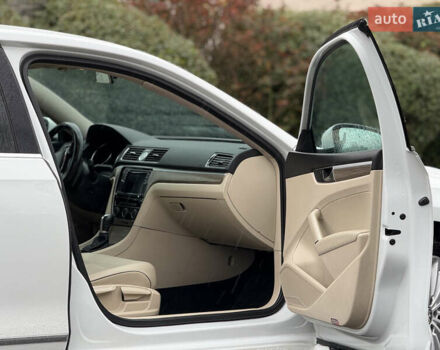 Белый Фольксваген Пассат, объемом двигателя 1.8 л и пробегом 233 тыс. км за 11900 $, фото 32 на Automoto.ua