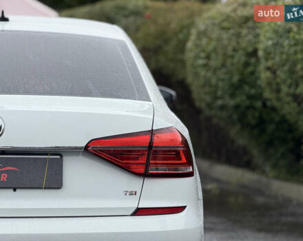 Белый Фольксваген Пассат, объемом двигателя 1.8 л и пробегом 233 тыс. км за 11900 $, фото 10 на Automoto.ua