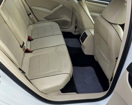 Белый Фольксваген Пассат, объемом двигателя 1.8 л и пробегом 146 тыс. км за 11300 $, фото 12 на Automoto.ua