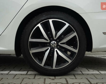 Білий Фольксваген Пассат, об'ємом двигуна 1.8 л та пробігом 204 тис. км за 12000 $, фото 25 на Automoto.ua