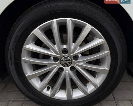 Белый Фольксваген Пассат, объемом двигателя 1.8 л и пробегом 165 тыс. км за 12299 $, фото 27 на Automoto.ua