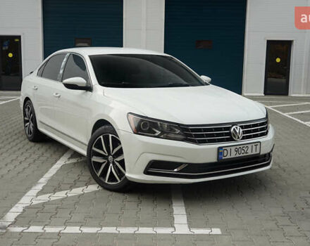 Білий Фольксваген Пассат, об'ємом двигуна 1.8 л та пробігом 204 тис. км за 12000 $, фото 7 на Automoto.ua