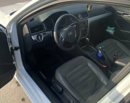 Білий Фольксваген Пассат, об'ємом двигуна 1.8 л та пробігом 240 тис. км за 10200 $, фото 10 на Automoto.ua