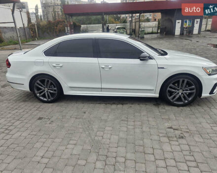 Белый Фольксваген Пассат, объемом двигателя 1.8 л и пробегом 155 тыс. км за 15000 $, фото 15 на Automoto.ua