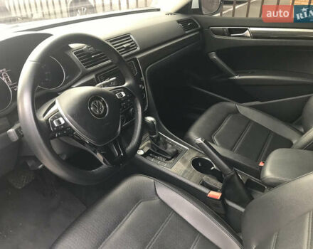 Белый Фольксваген Пассат, объемом двигателя 1.8 л и пробегом 87 тыс. км за 13000 $, фото 2 на Automoto.ua