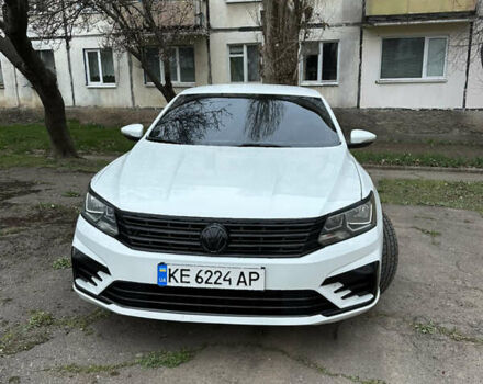 Белый Фольксваген Пассат, объемом двигателя 1.8 л и пробегом 139 тыс. км за 13500 $, фото 2 на Automoto.ua