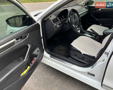 Белый Фольксваген Пассат, объемом двигателя 1.8 л и пробегом 174 тыс. км за 17300 $, фото 10 на Automoto.ua