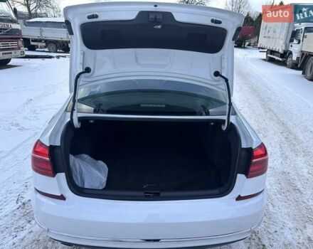 Белый Фольксваген Пассат, объемом двигателя 1.8 л и пробегом 155 тыс. км за 11900 $, фото 8 на Automoto.ua