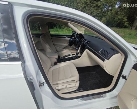 Белый Фольксваген Пассат, объемом двигателя 1.8 л и пробегом 80 тыс. км за 12000 $, фото 13 на Automoto.ua