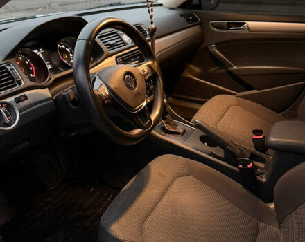 Белый Фольксваген Пассат, объемом двигателя 1.8 л и пробегом 175 тыс. км за 11000 $, фото 8 на Automoto.ua