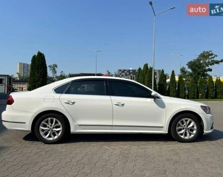 Білий Фольксваген Пассат, об'ємом двигуна 1.8 л та пробігом 132 тис. км за 12500 $, фото 3 на Automoto.ua