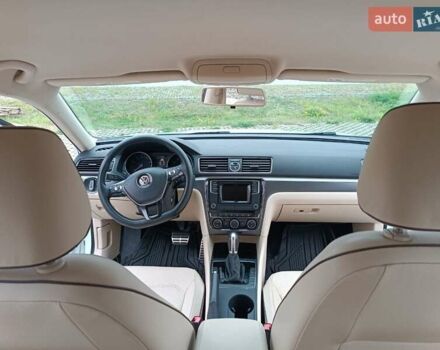 Белый Фольксваген Пассат, объемом двигателя 1.8 л и пробегом 161 тыс. км за 13499 $, фото 18 на Automoto.ua