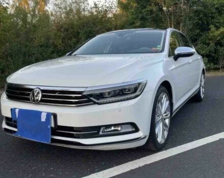 Білий Фольксваген Пассат, об'ємом двигуна 2 л та пробігом 73 тис. км за 8500 $, фото 2 на Automoto.ua