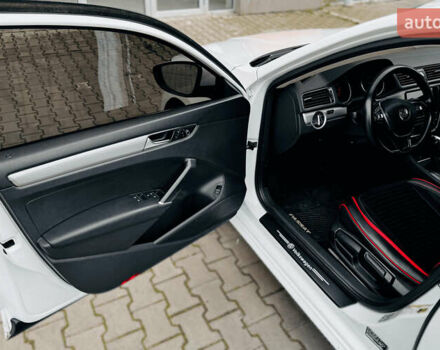 Белый Фольксваген Пассат, объемом двигателя 1.8 л и пробегом 205 тыс. км за 9100 $, фото 13 на Automoto.ua