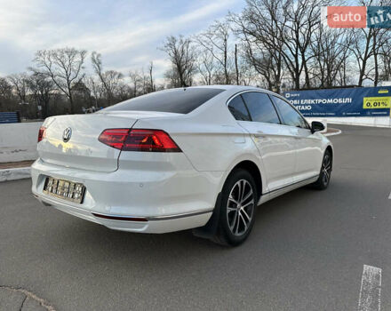 Фольксваген Пассат 2016 в Одессе на Automoto.ua Белый Фольксваген Пассат, объемом двигателя 1.4 л и пробегом 235 тыс. км за 17500 $, фото 3 на Automoto.ua