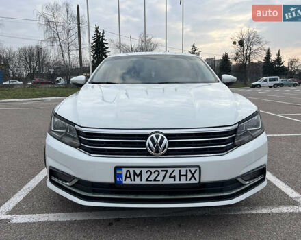 Белый Фольксваген Пассат, объемом двигателя 1.8 л и пробегом 169 тыс. км за 11800 $, фото 5 на Automoto.ua
