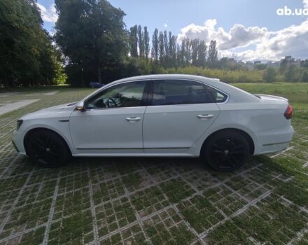 Белый Фольксваген Пассат, объемом двигателя 1.8 л и пробегом 80 тыс. км за 12000 $, фото 3 на Automoto.ua