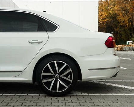 Білий Фольксваген Пассат, об'ємом двигуна 1.8 л та пробігом 204 тис. км за 12000 $, фото 9 на Automoto.ua